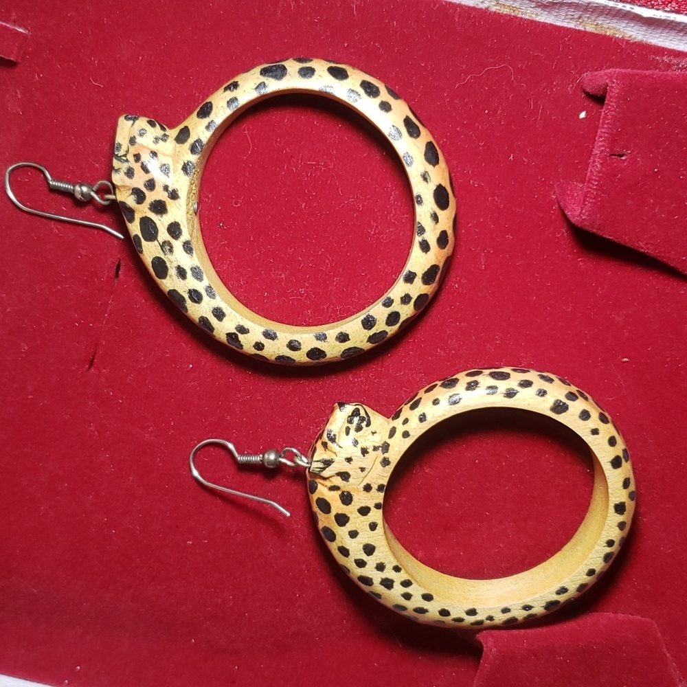 VINTAGE 80S CHEETAH WOOD HANDMADE EARRINGS ROUND HOOPS